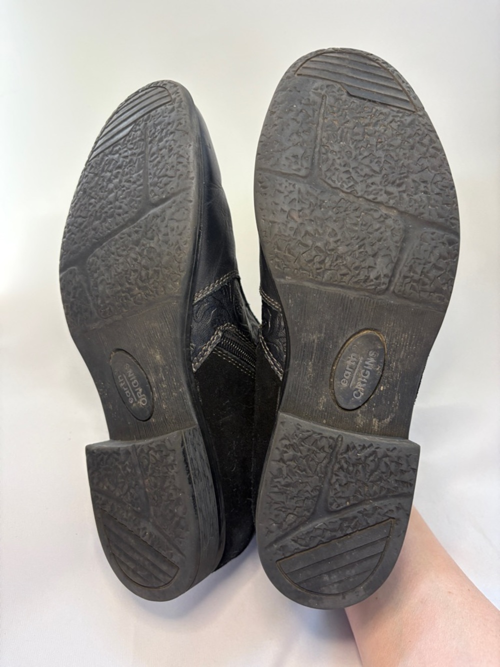the Earth Origins Navigate Noah Leather & Suede Embossed Ankle Booties Size 9.5 - Picture 10 of 11
